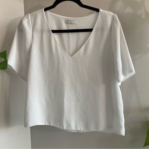 Babaton Randy Blouse Cropped Flowy V Neck